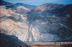 Photograph showing Bingham Canyon porphyry copper deposit, Utah