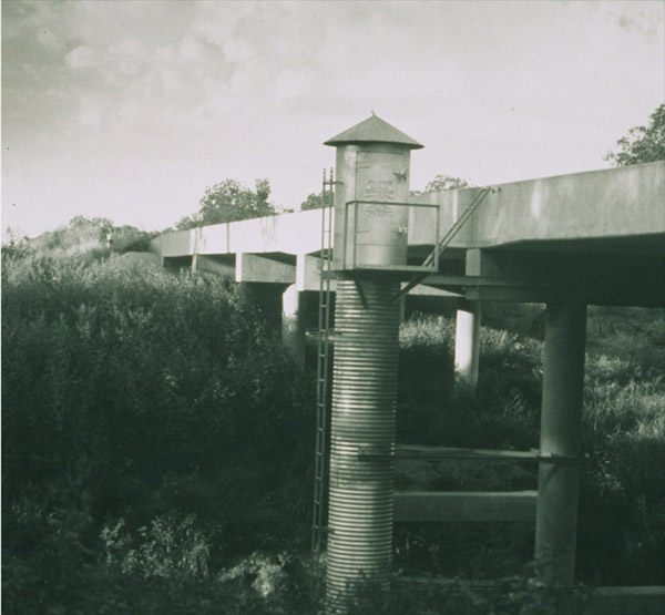 Figure 7: USGS Photo 7 - Typical streamflow-gaging station operated prior to about 1960.