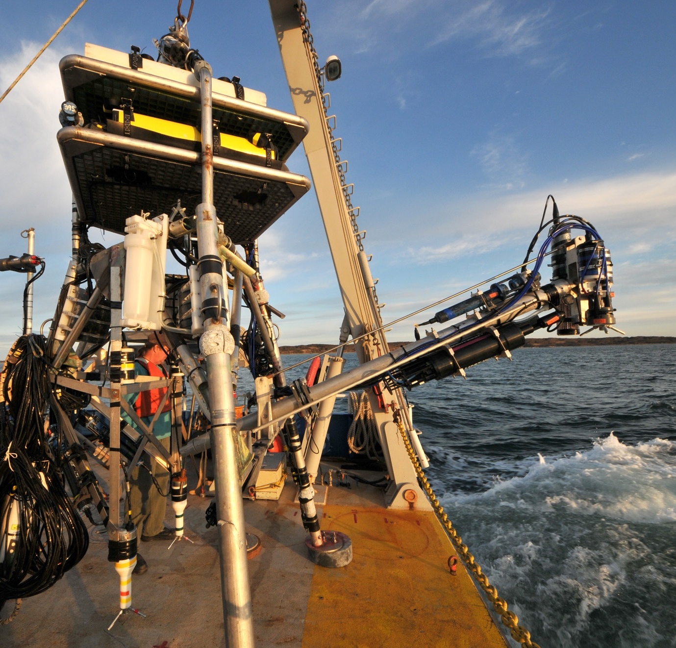 moving arm tripod aboard the deck of the R/V Connecticut