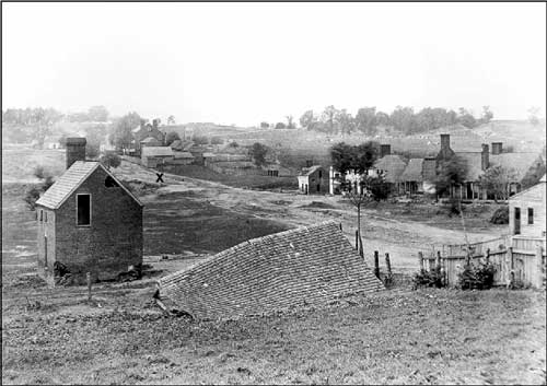 Historical photograph of Hanover Street looking west across the Kenmore valley. For a more detailed explanation, contact Judy Ehlen at 1408 William Street, Fredericksburg, VA 22401.