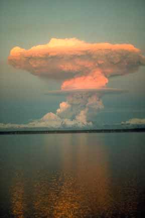 Photograph of eruption cloud