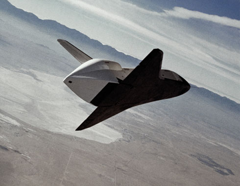 Space shuttle prototype Enterprise approaching Rogers lakebed