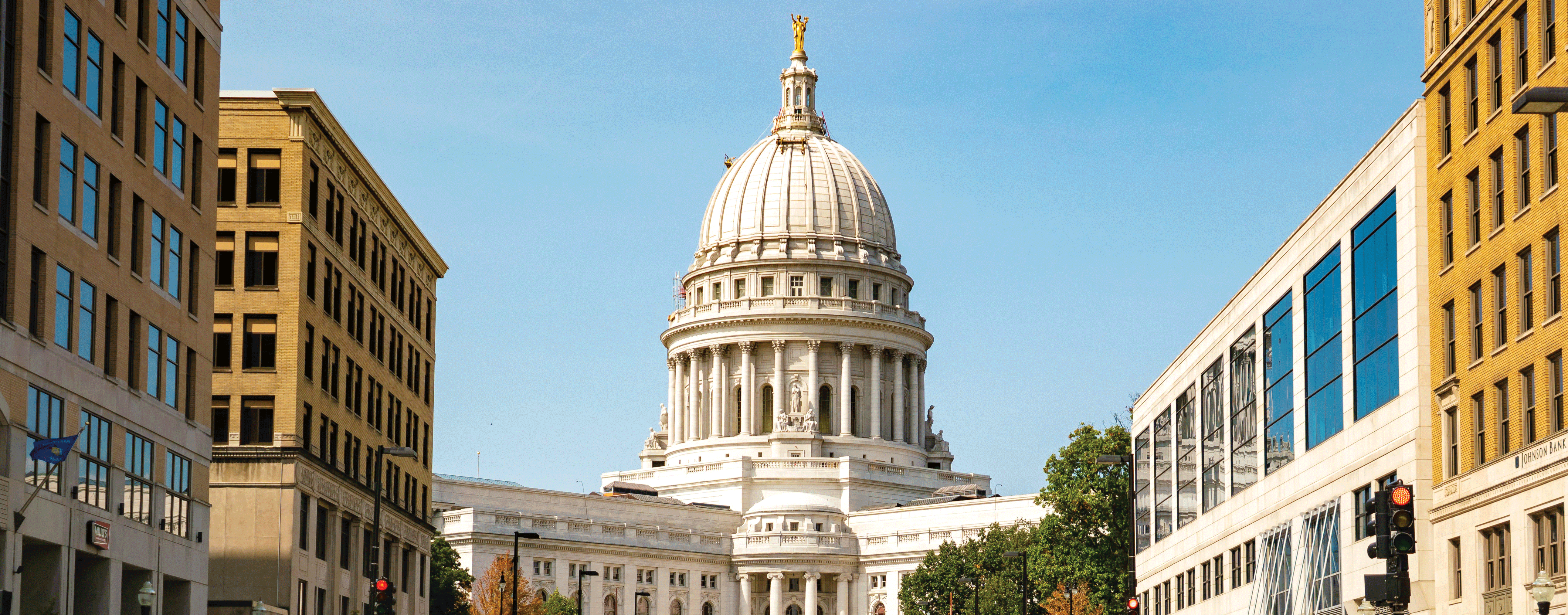 Photograph of the Wisconsin State capital building in Madison.