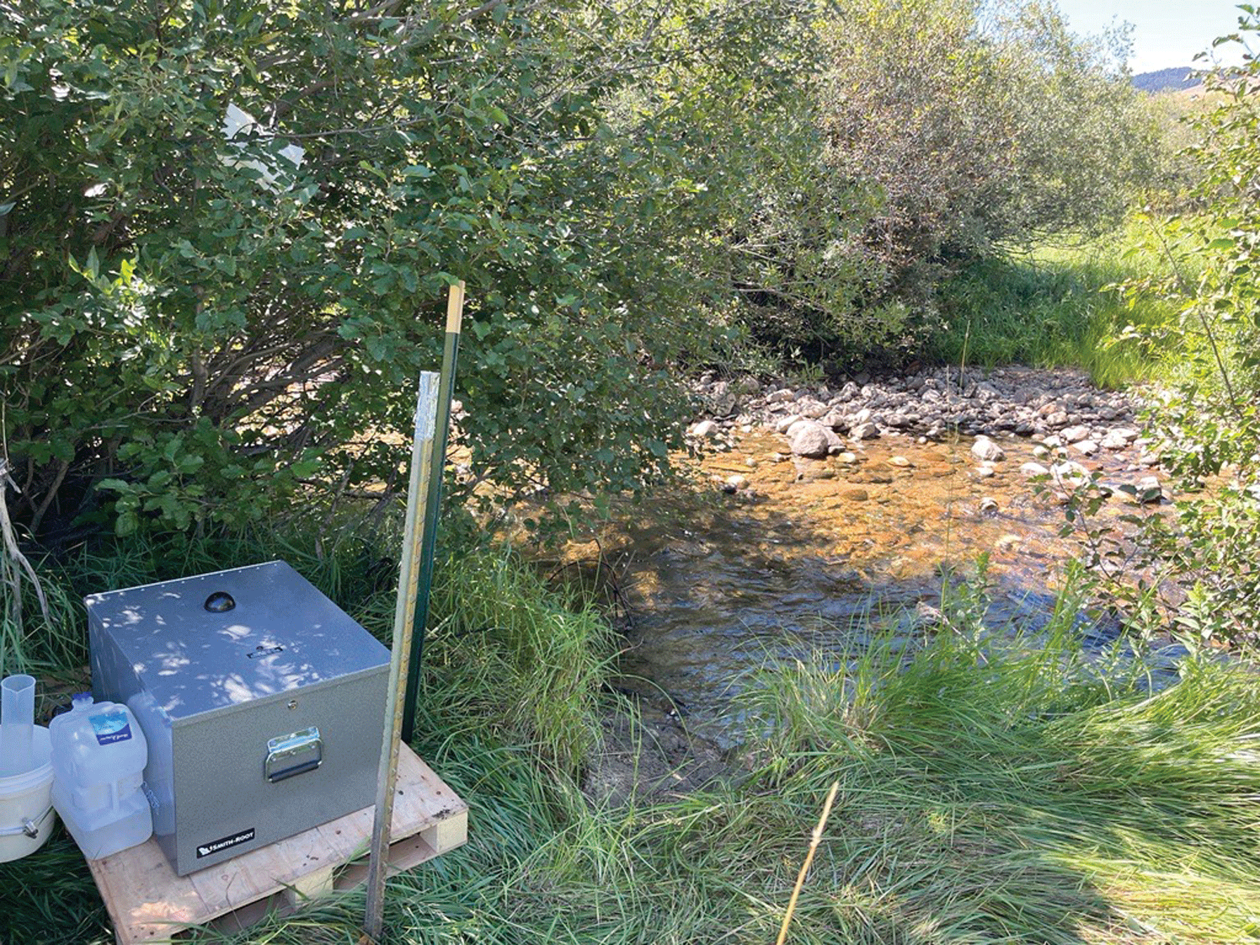 This autonomous eDNA sampler captures, filters, and preserves samples at 3-hour intervals
                     as programmed by the user.