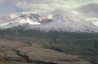 Mount St. Helens crater and dome