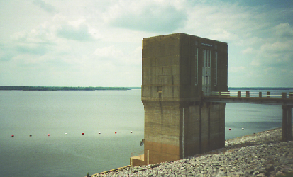 Figure 2. Photograph showing USGS reservoir station 07344200 at intake structure of Wright Patman Dam (photograph by author).