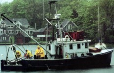 Crew aboard R/V ASTERIAS deploying mooring.