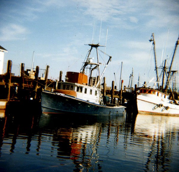 RV ASTERIAS alongside a dock during cruise AST 85-8.