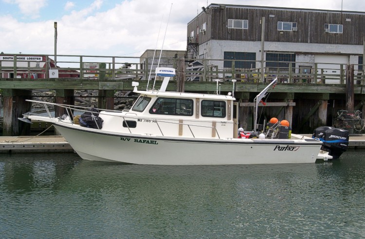 A port-side view of the <abbr>USGS</abbr> vessel RAFAEL.