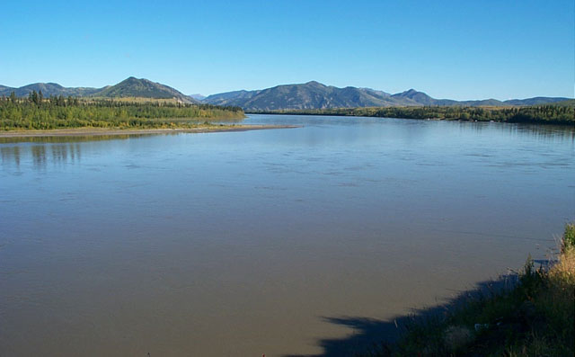 photo of the upstream view of Yukon River at Eagle